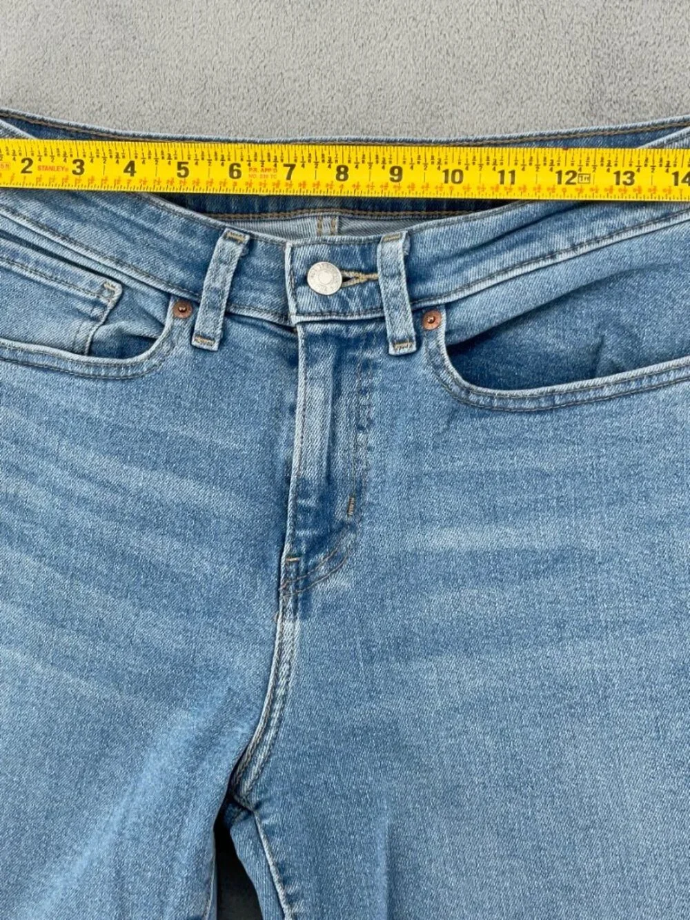Signature Levi Strauss Boyfriend Jeans Women’s 10 W30 Light Wash